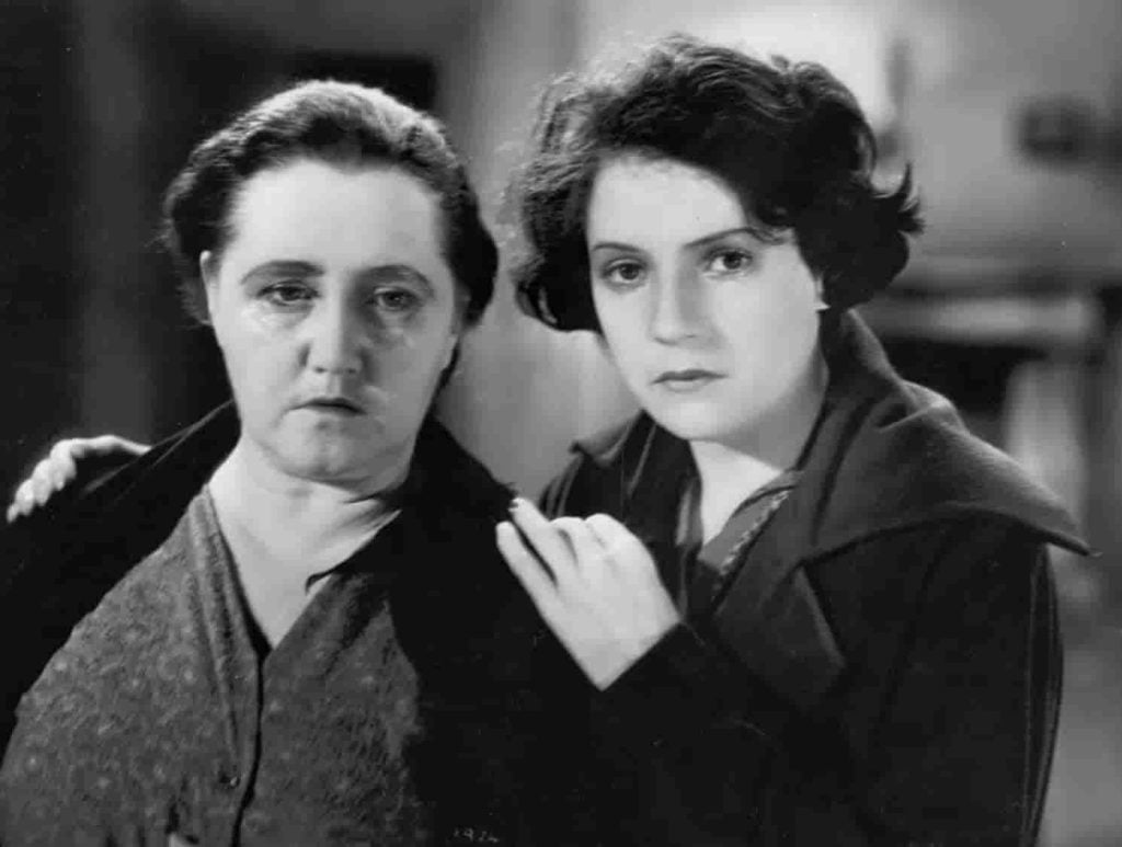 Sara Allgood and Kathleen O’Regan in Juno and the Paycock 