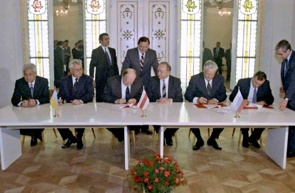 The dissolving of the Soviet Union and the independence of modern Ukraine 1991 2