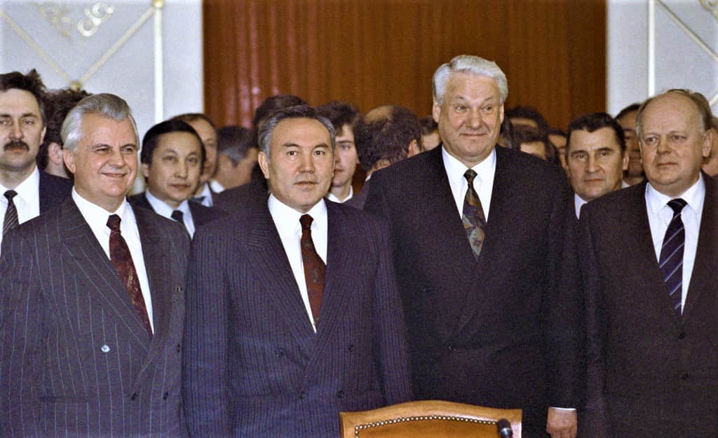 The dissolving of the Soviet Union and the independence of modern Ukraine 1991 3