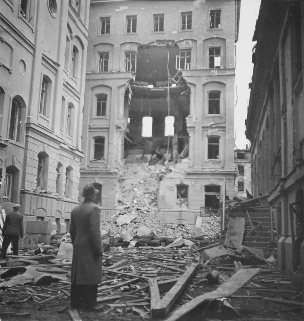 Bombed building Finnish winter war