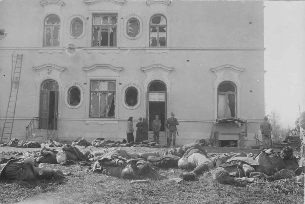 The dead bodies of red guards