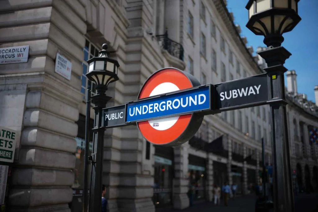 Off with the head! Getting Rid of Phoney Justice 44 London Tube