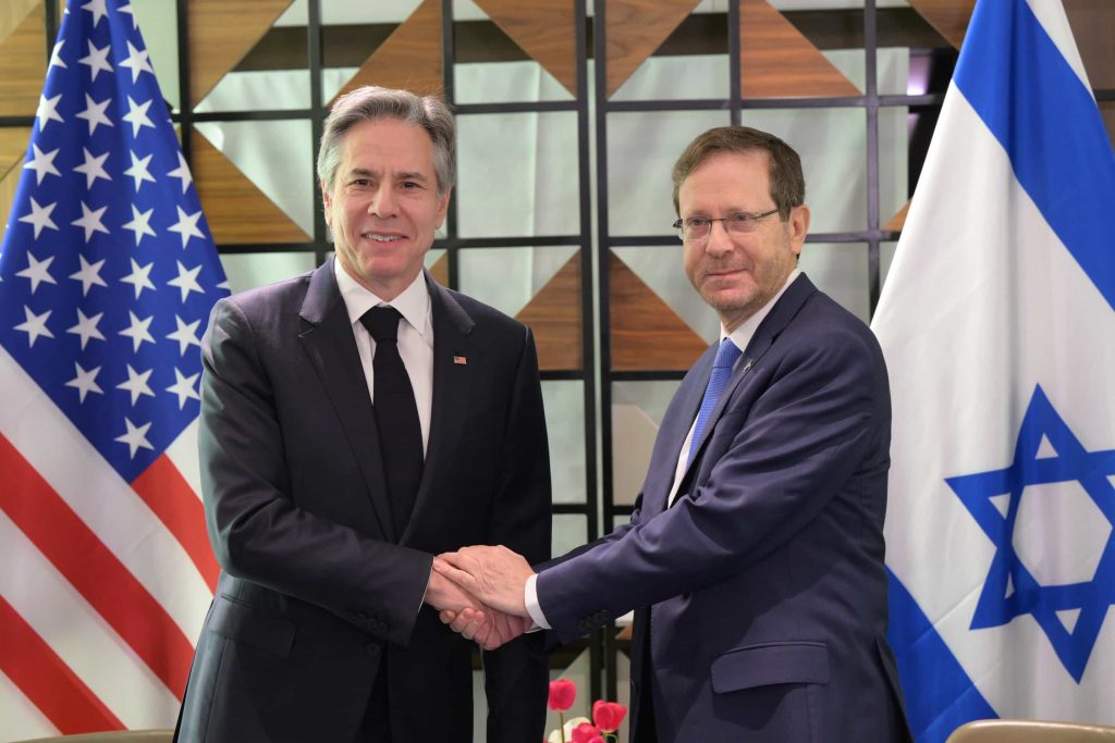 US Secretary of State Antony Blinken and Israeli President Isaac Herzog in Tel Aviv.  The Israeli President's words were presented by South Africa as evidence of genocidal language. “It’s an entire nation out there that is responsible. This rhetoric about civilians not aware, not involved, it’s absolutely not true”, said Herzog. Photo: Amos Ben Gershom © CC BY-SA 3.0