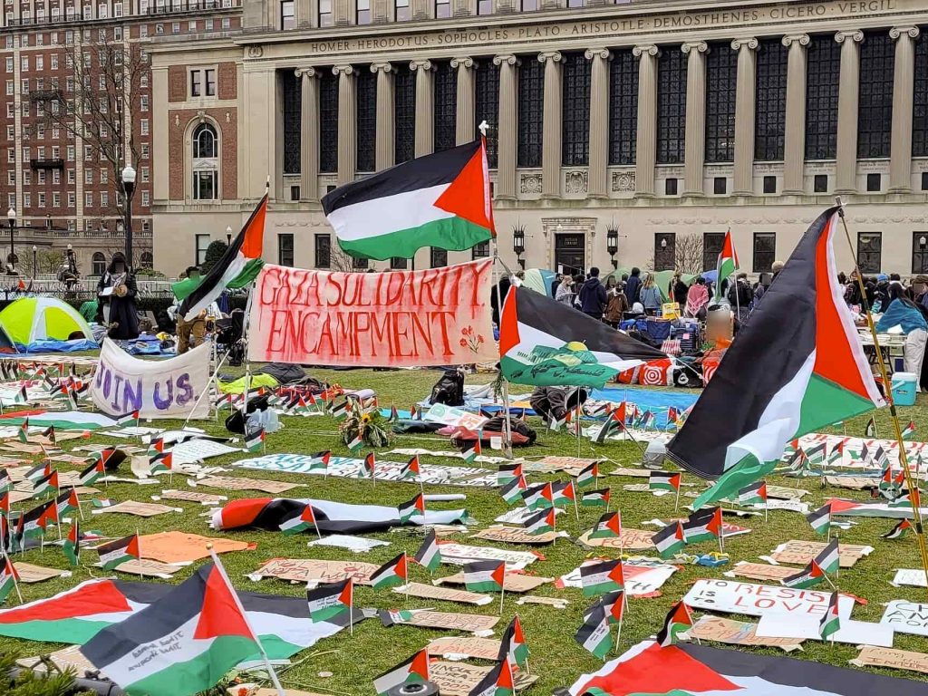 A scene of the reinstated campus encampment, several days after the NYPD arrested students and removed the first encampment. Photo: عباد ديرانية © Public domain